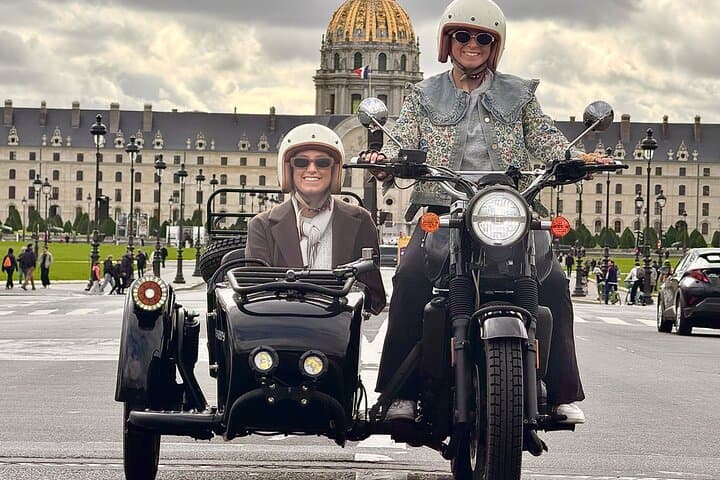 Side-car Paris Visit with a River Cruise