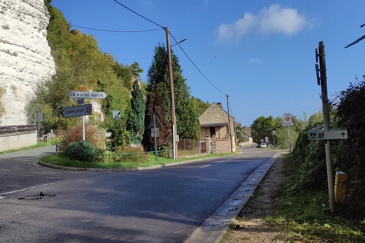 Bike tour between La Roche-Guyon and Giverny