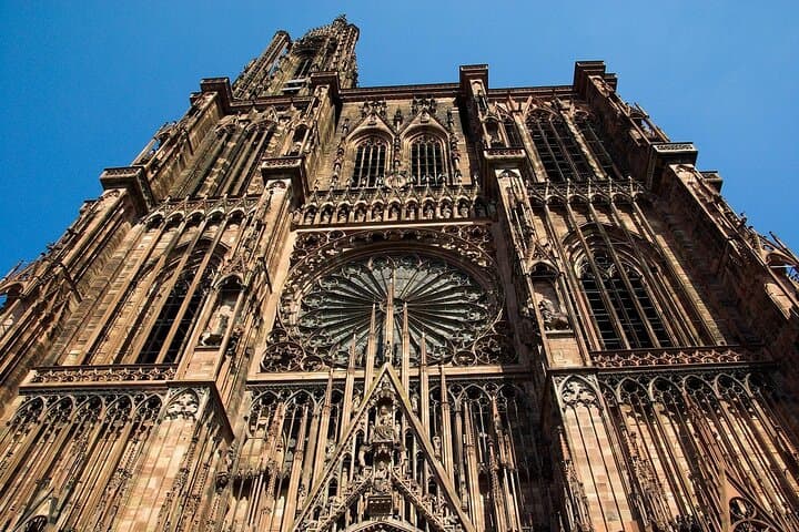 Strasbourg Cathedral audio guide with mobile phone
