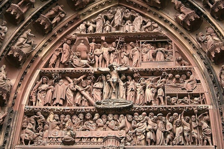 Strasbourg Cathedral audio guide with mobile phone