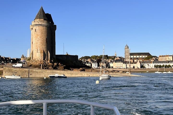 Cruise on the history of St-Malo Only in French