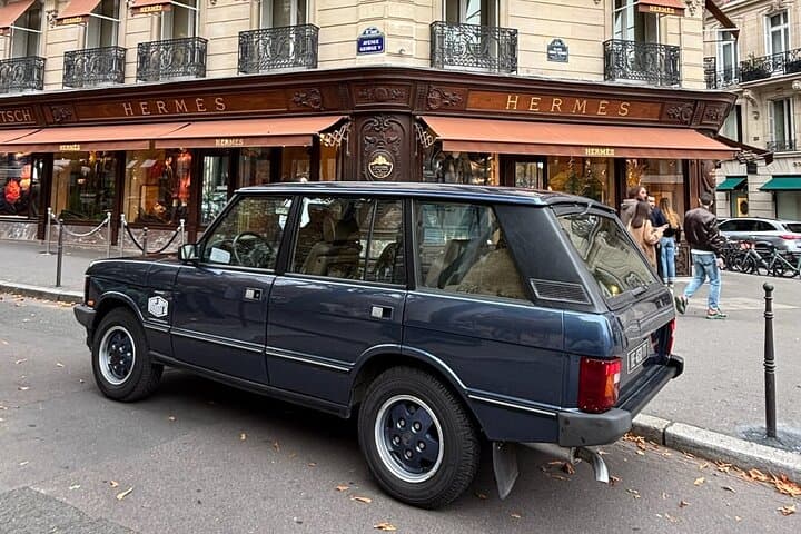 Like a Queen in Paris private tour in Range Rover classic