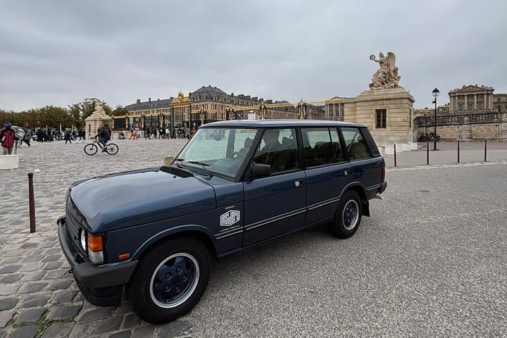 Like a Queen in Paris private tour in Range Rover classic