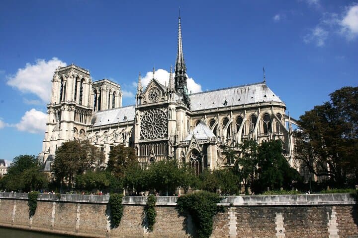 Notre Dame Access with Exterior and Indoor Guided Tour