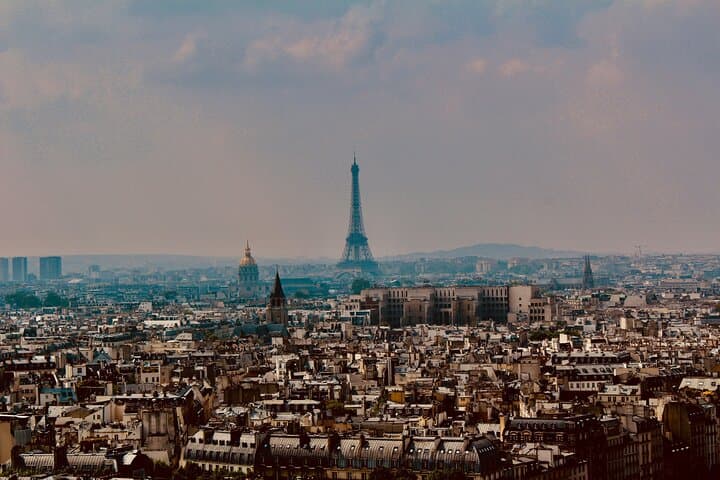 Discover Paris Highlights Adventure with Local Expert