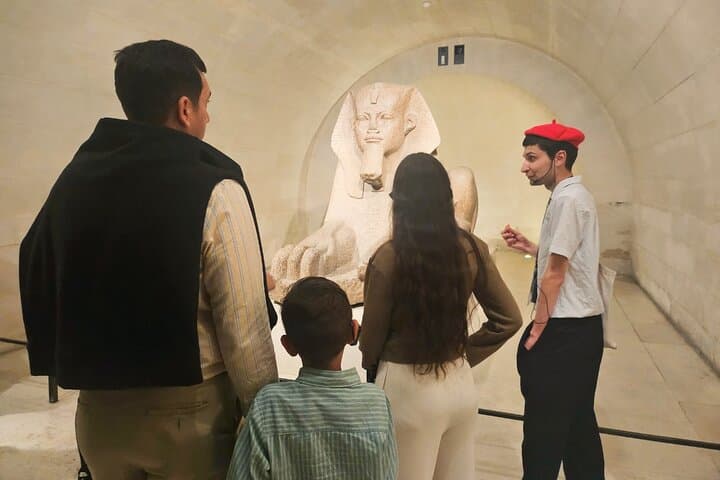 Louvre Museum Must-Sees Small-Group French Guided Tour & Access