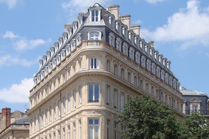 Self Guided Walking Tour of Bordeaux with Audio Guide