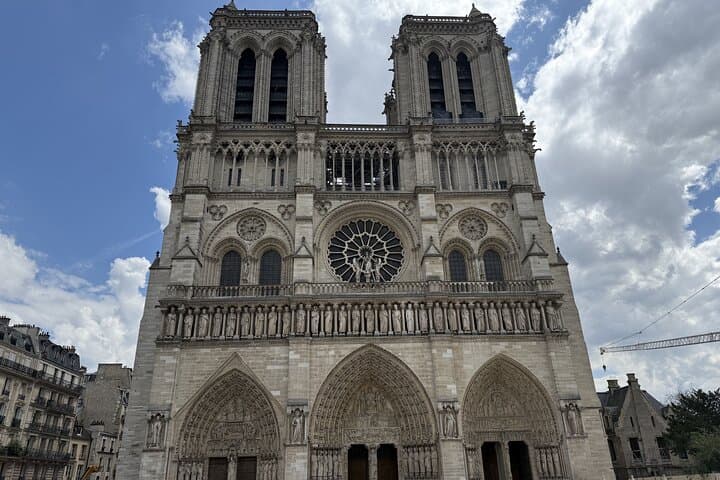 Paris Guided Exterior Tour of Notre Dame Cathedral