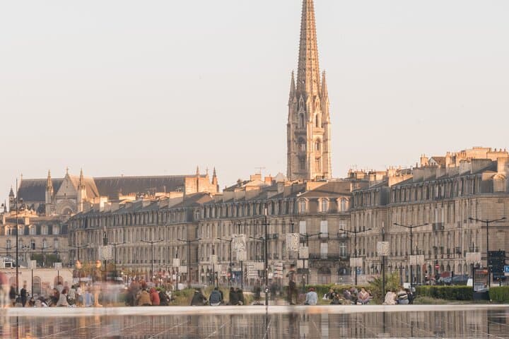 Guided tour history of the port of Bordeaux Vert Bordeaux