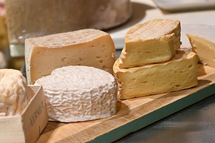 Discover our Terroirs and Tasting Cheese and Wine
