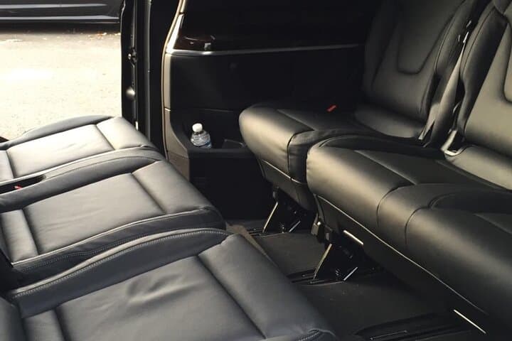 Private 8 hours Paris City Day Trip with Local Driver Guide