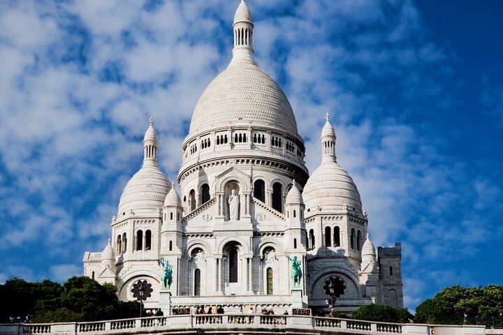 Private 8 hours Paris City Day Trip with Local Driver Guide