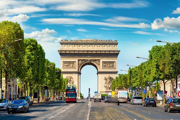 Private 8 hours Paris City Day Trip with Local Driver Guide