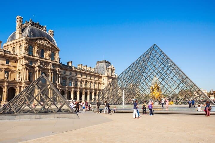 Private 8 hours Paris City Day Trip with Local Driver Guide