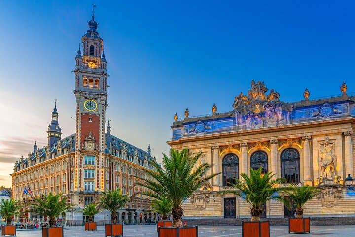 Chamber of Commerce belfry: The neo-Flemish icon of Old Town.