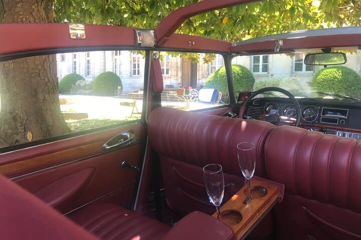 Convertible Citroën DS with minibar