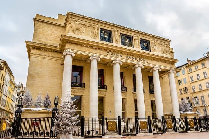 Municipal Opera: The Art Deco and neoclassical masterpiece in the heart of the Opera district.