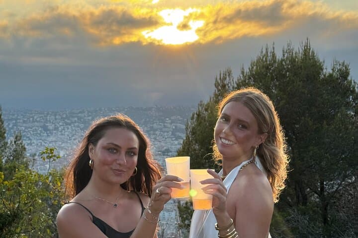 Nice: Sunset & Homemade Apéritif in a historic Land Rover !