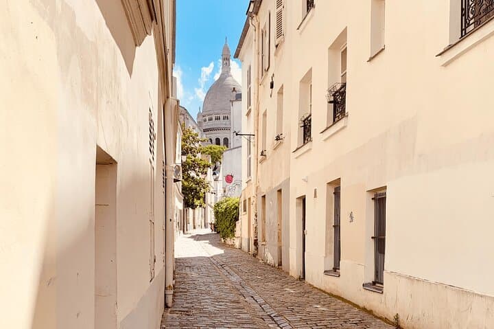 Paris’ Tourist Unusual Areas Explored by Safe Guided Sidecar Tour