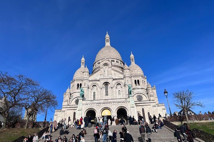 Guided Walking Tour to Montmartre Paris