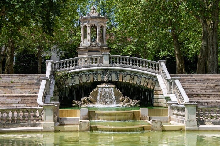 Darcy Garden: The elegant neo-Renaissance architecture of the reservoir in the heart of the park.