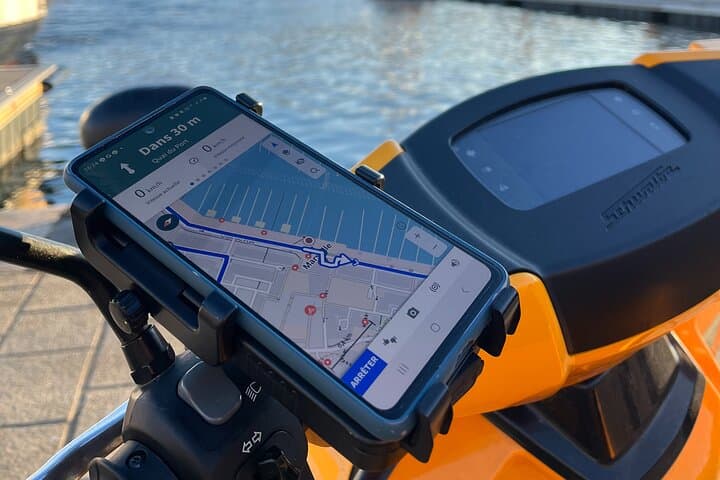 Discovery of Cassis and La Ciotat by electric scooter