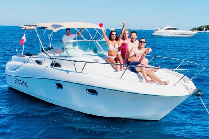 Great sunbathing to enjoy the exceptional climate of Cannes.