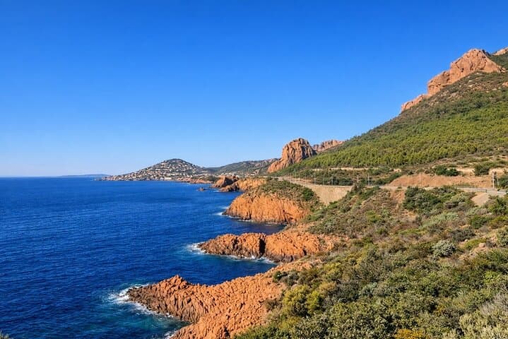 Estérel coastline moments · Red rocks · Mediterranean blue