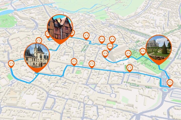 Full tour: Medieval immersion in the historic streets of Berry.