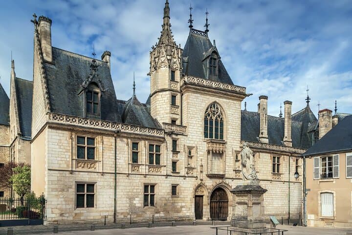 Palais Jacques Coeur: An exceptional masterpiece of Gothic civil architecture.