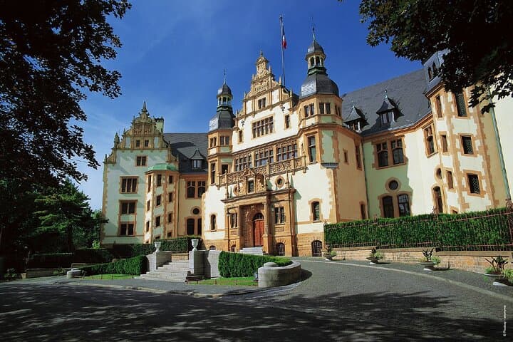 Governor's Palace: The imposing neo-renaissance architecture of the Imperial Quarter.