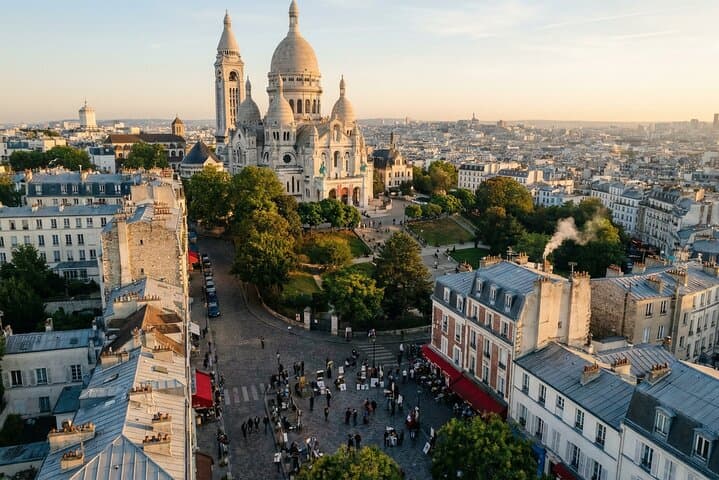 Montmartre Expert-Guided Cultural Walking Tour