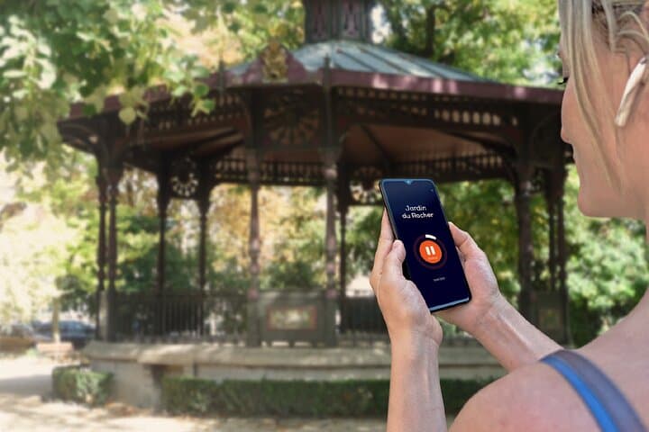 Visit of Troyes in freedom: Bucolic break in front of the Music Kiosk of the Jardin du Rocher.