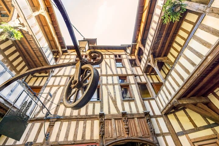 Rue des Chats: The iconic narrow street where the roofs of houses touch.