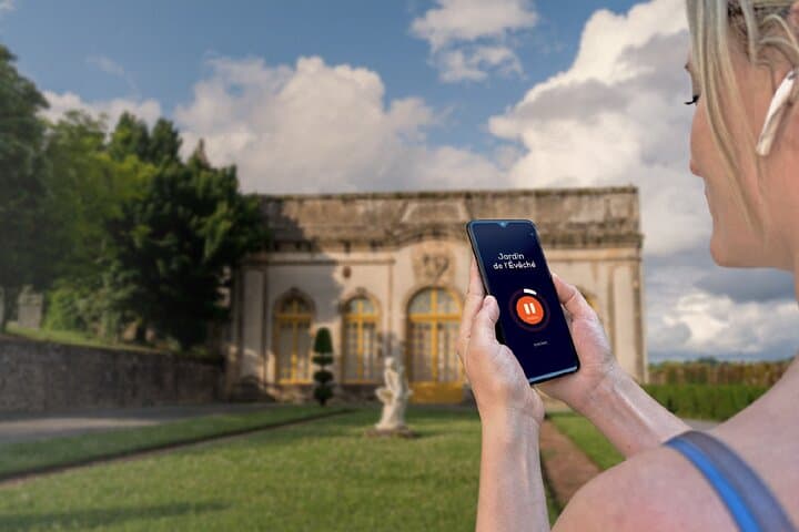 Visit Limoges in freedom: Stroll through the peaceful Bishopric Gardens, behind the Cathedral.