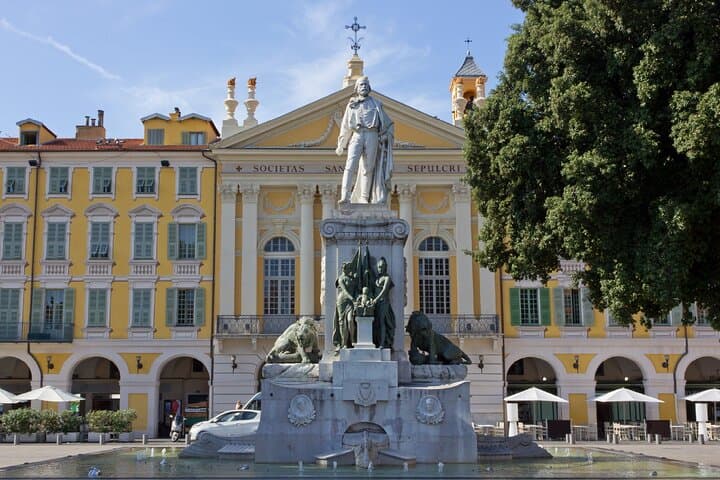 Place Garibaldi: The oldest large square in Nice, a superb example of baroque architecture with its trompe l'oeil facades.