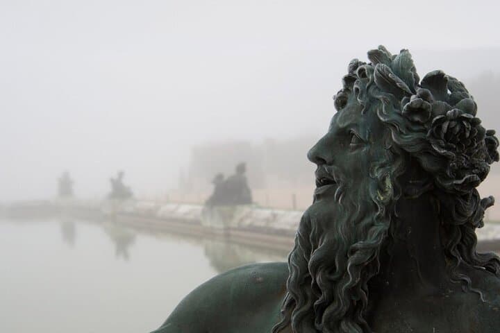Versailles Palace And Gardens Private Tour with Champagne