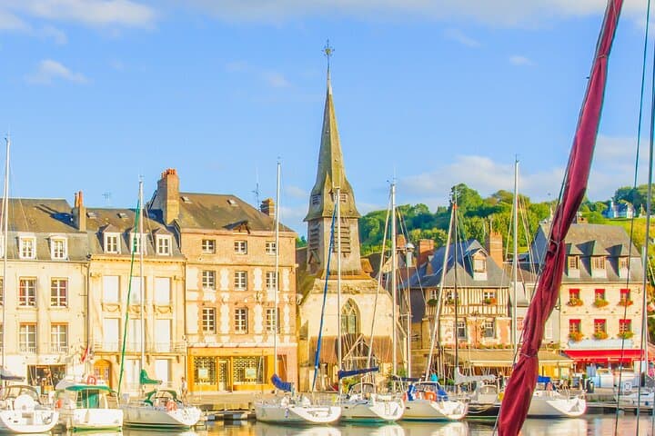 The Old Basin: The absolute emblem of the city, with its tall narrow houses reflected in the water and its Lieutenancy.