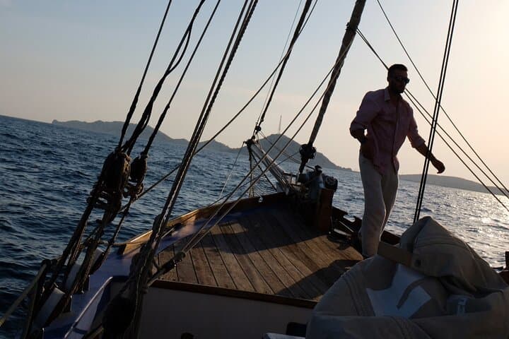 Sunset by sail and buffet and wines of Provence