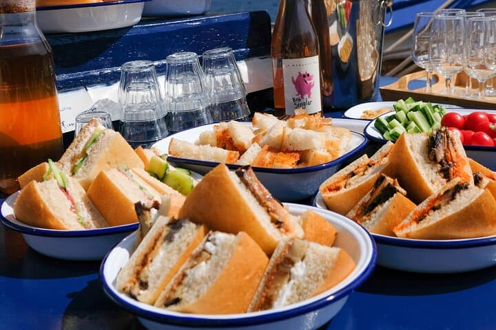 Sunset by sail and buffet and wines of Provence