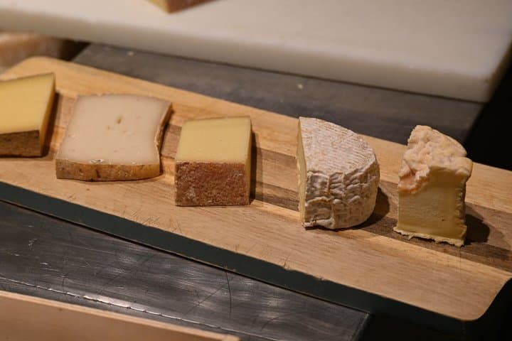 Blind tasting of 6 cheeses from the Niçois region