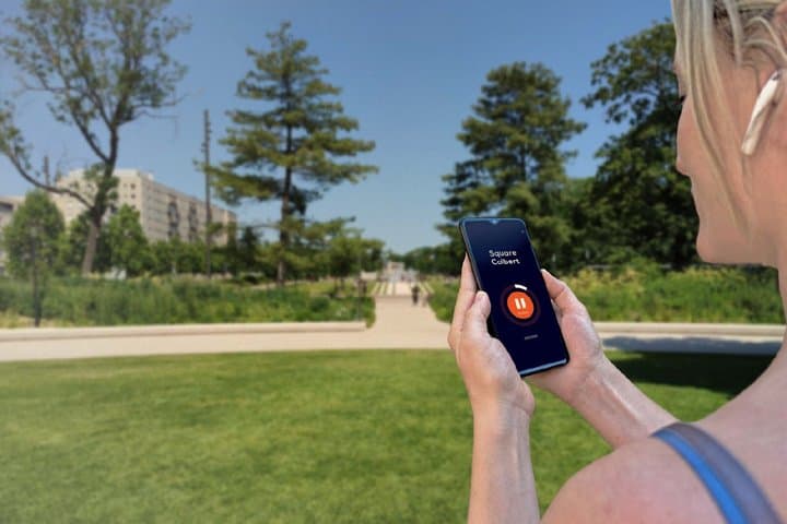 Visit of Reims in freedom: A green break in one of the many parks of the city, between two visits of UNESCO monuments.
