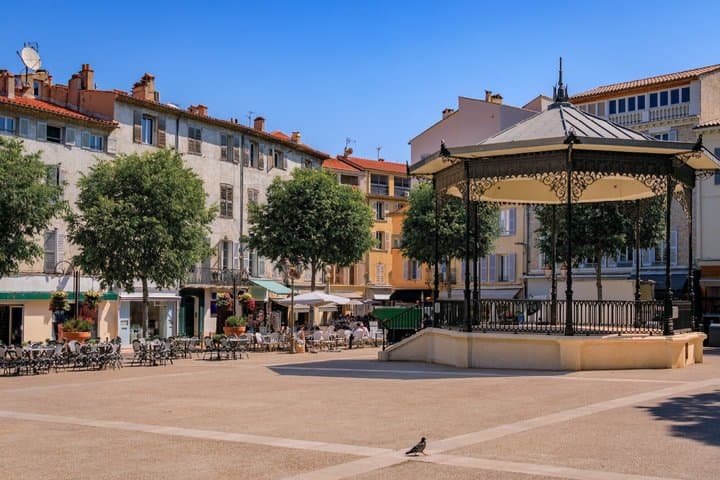 National Square: The Provencal heart of the city with its traditional bandstand and lively terraces.
