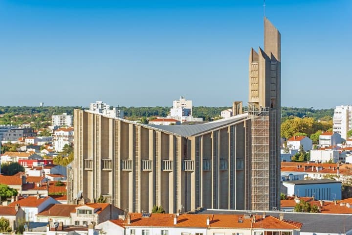 Church of Our Lady: The brutalist masterpiece of reinforced concrete, nicknamed the "concrete cathedral", overlooking the city.