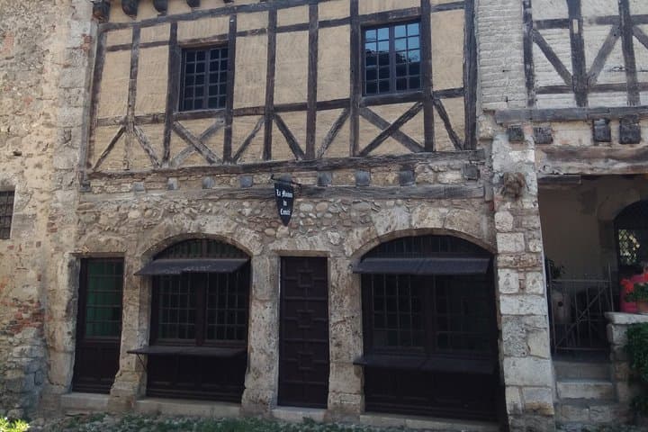 Half Day Private Tour to the Medieval Town of Perouges