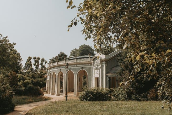 Source of the Celestins: The magnificent neoclassical style pavilion housing the most famous mineral water spring in the city.