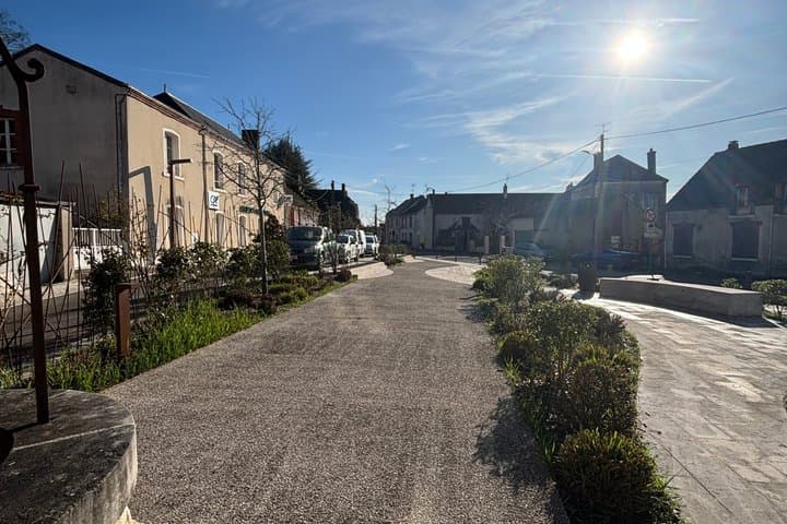 The place in front of the rue Bonne Nouvelle in Mennetou-sur-Cher for the Check-out of the morning visit or the arrival of the afternoon visit.