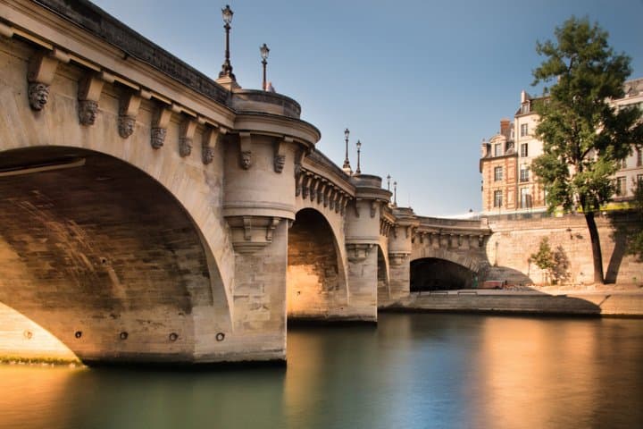 Private Guided Seine Cruise With Champagne
