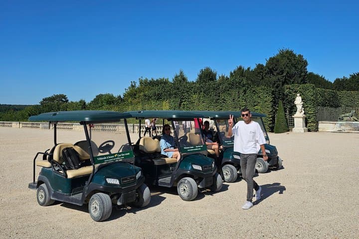 Versailles Golf Cart Guided Tour and Romantic Boat with Champagne