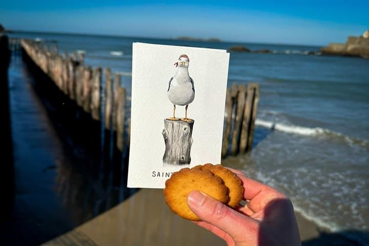 Picnic stop!! Let's taste some Breton salted-butter biscuits and pocket your complementary post card